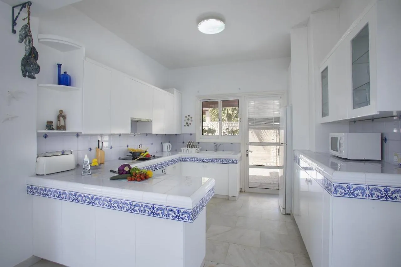 Protaras Villa Mazeri 0*,